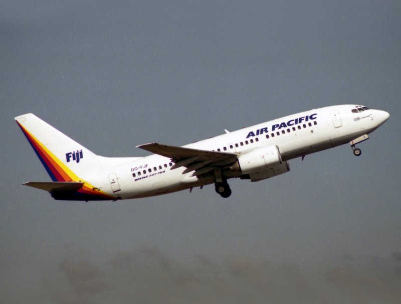 B737-700  DQ-FJF 