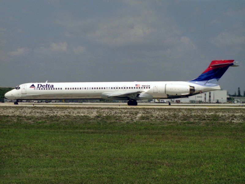 MD90  N901DA