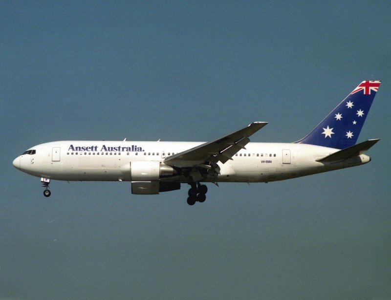 B767-200  VH-RMH  