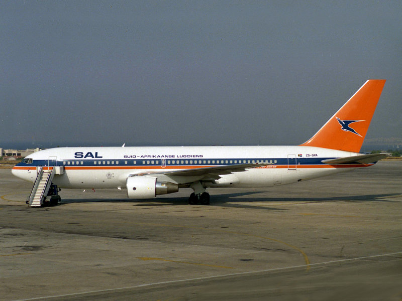 B767-200  ZS-SRA