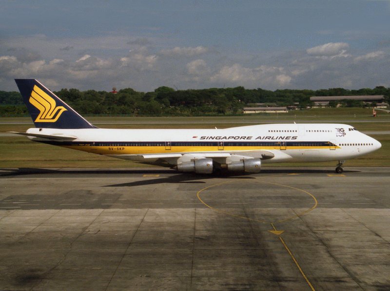 B747-300  9V-SKP