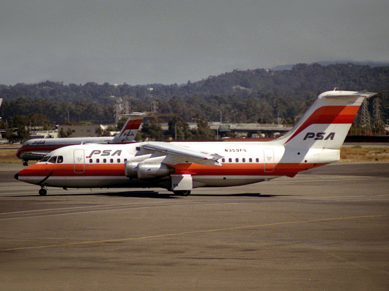Bae146  N359PS