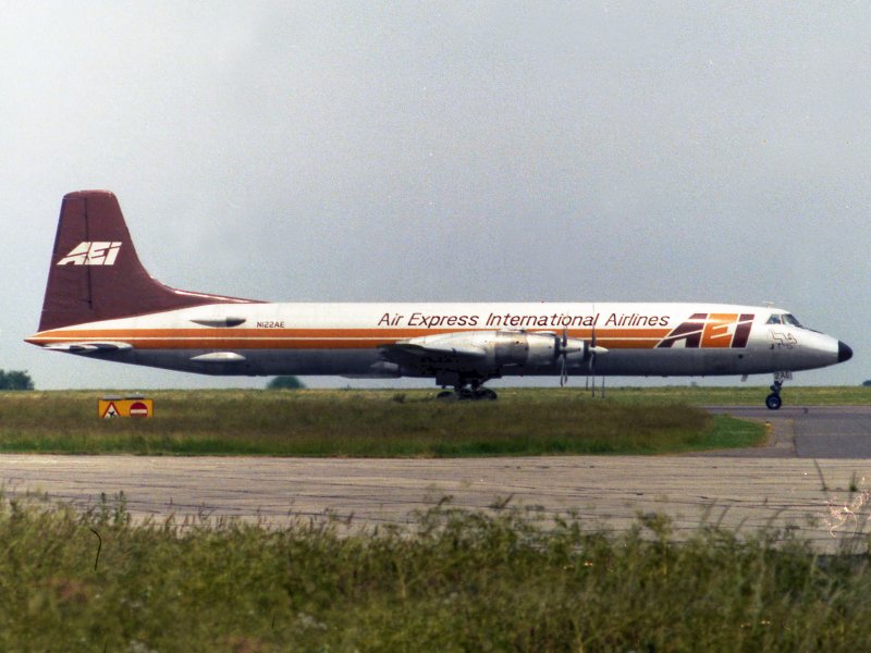 CL44 N122AE