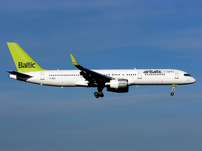 B757-200  YL-BDC