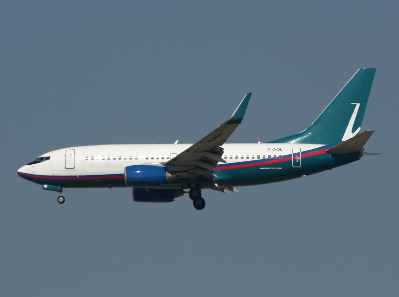 B737-700  YI-AQL