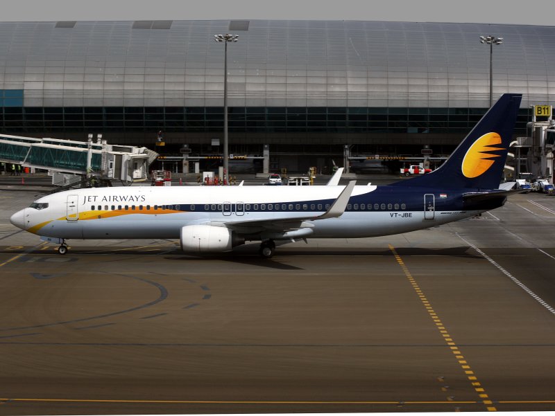 B737-800  VT-JBE