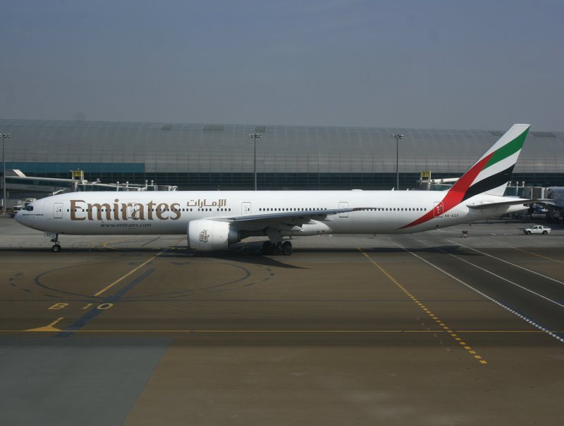 B777-300  A6-ECF