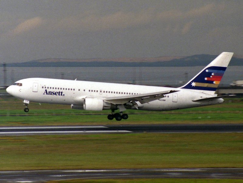 B767-200  VH-RMF