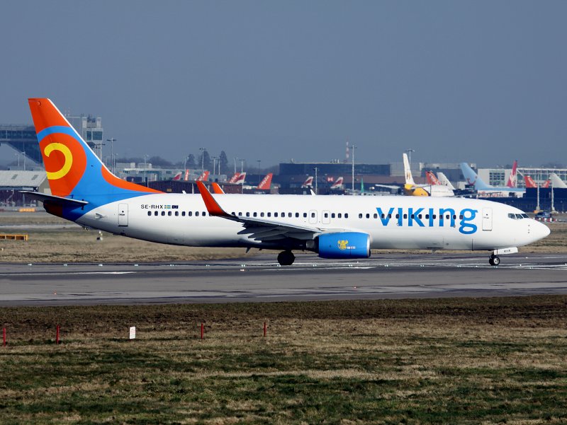B737-800  SE-RHX
