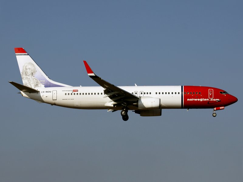 B737-800  LN-NOU