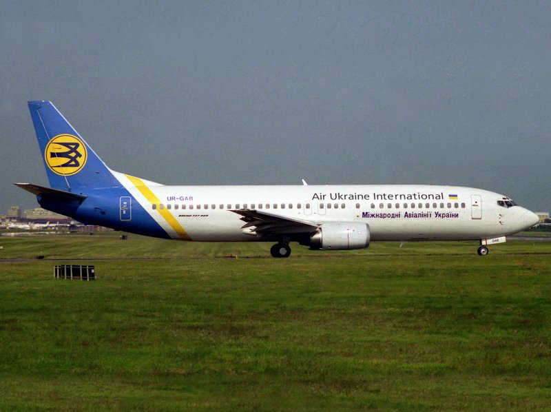B737-400  UR-GAB