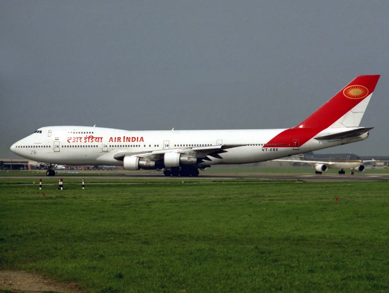 B747-200 VT-EBE