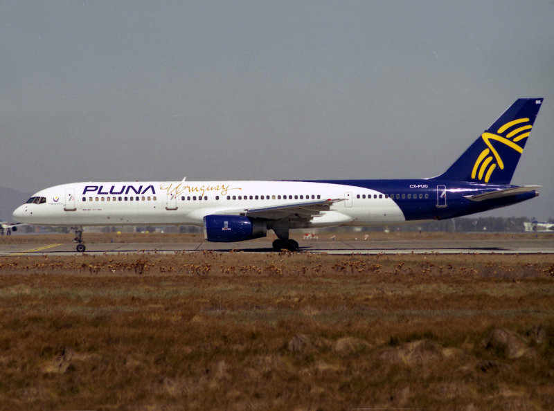 B757-200  CX-PUD