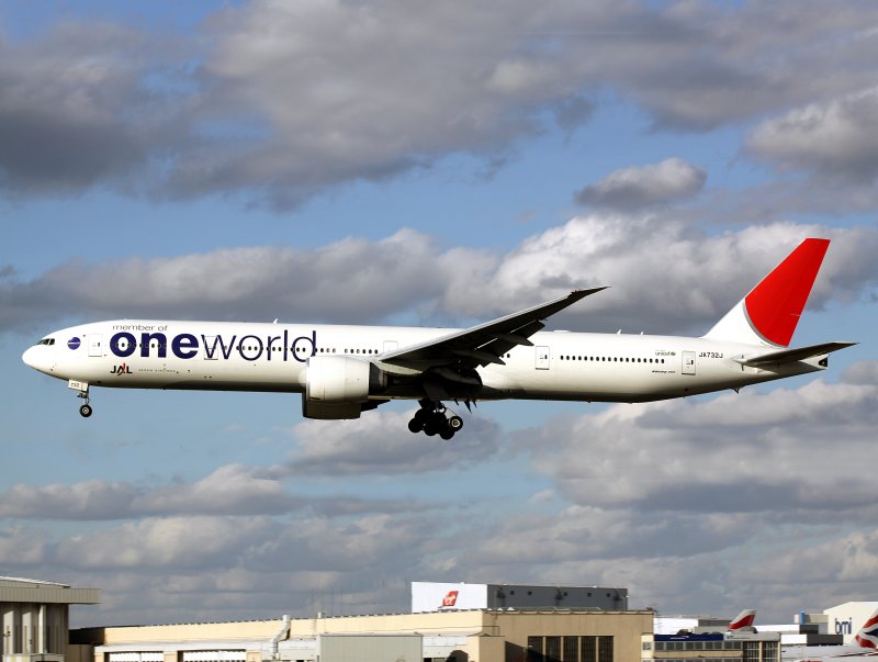 B777-300  JA-732J