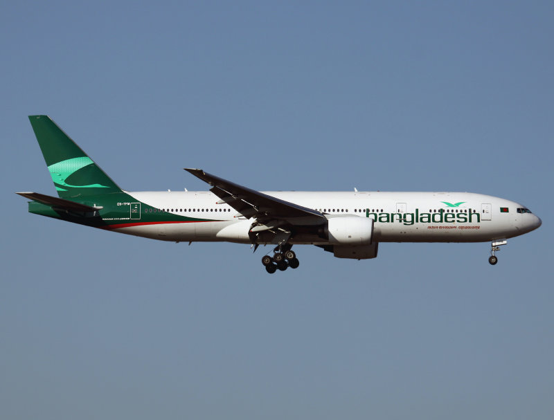 B777-200  CS-TFM