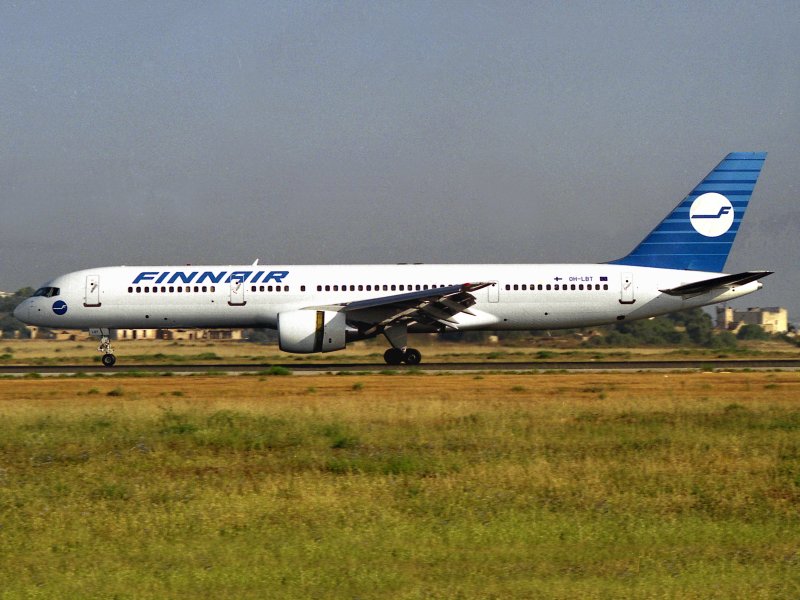 B757-200  OH-LBT