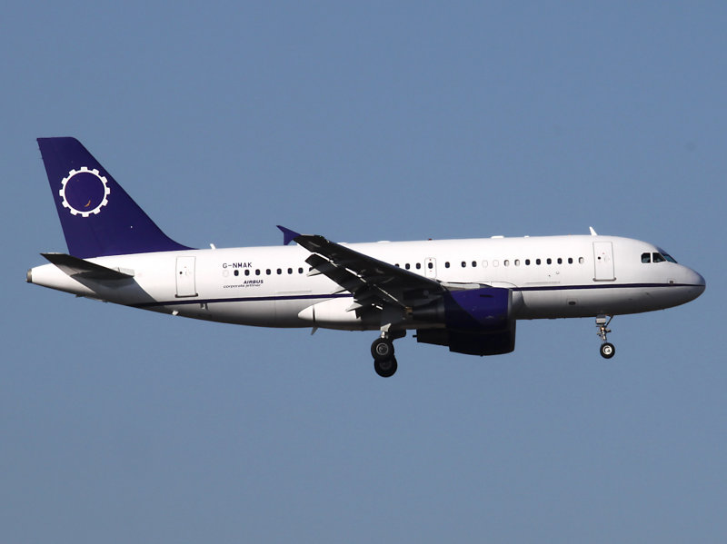 A-319CJ G-NMAK
