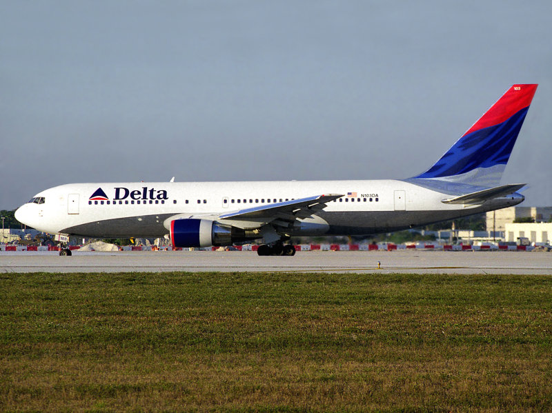 B767-200 N103DA