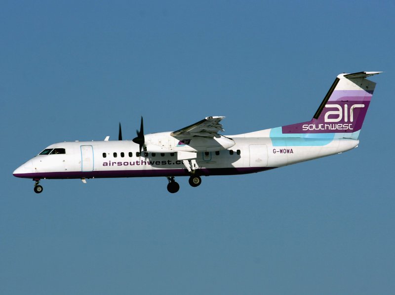 DHC8-200  G-WOWA