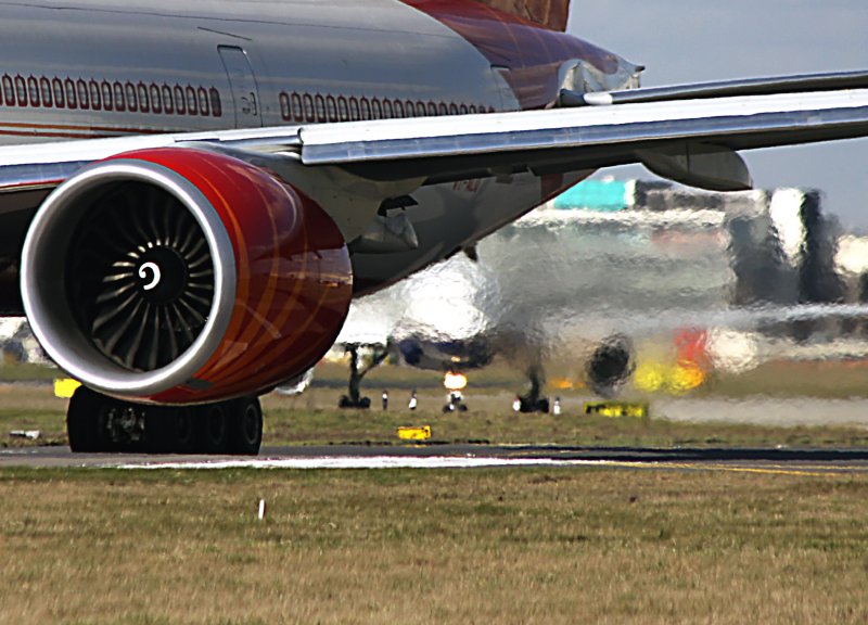 Global warming at its worst! B777-300