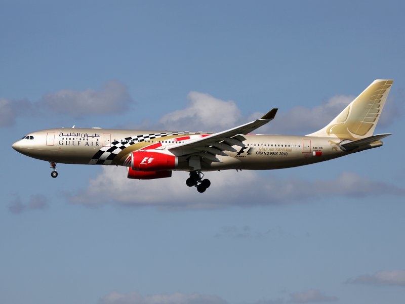 Side on shot of this beast I have been after ever since it was in this special scheme, and was duly pleased when she turned up for 27L at Heathrow.