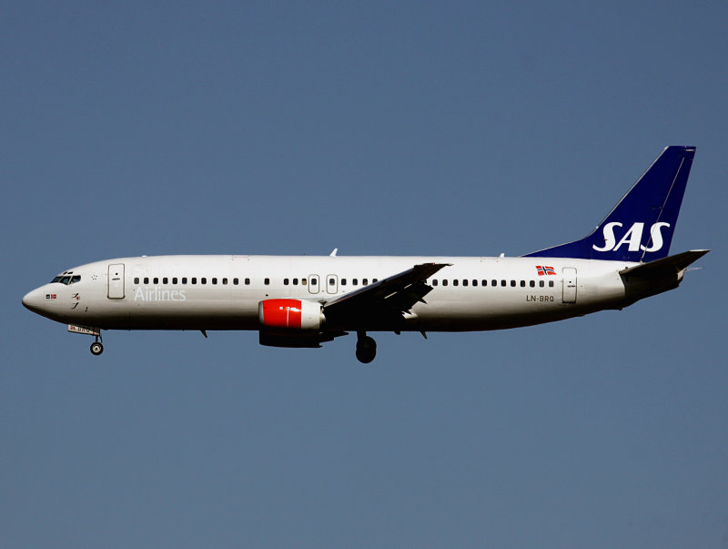 B737-400 LN-BRQ