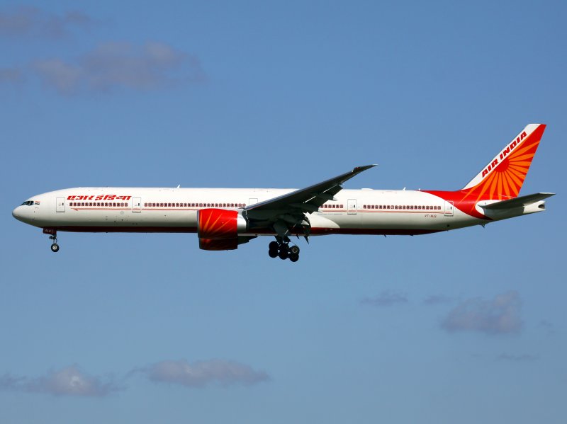 B777-300  VT-ALQ