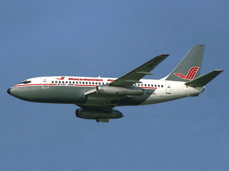 B737-200  SU-AYL
