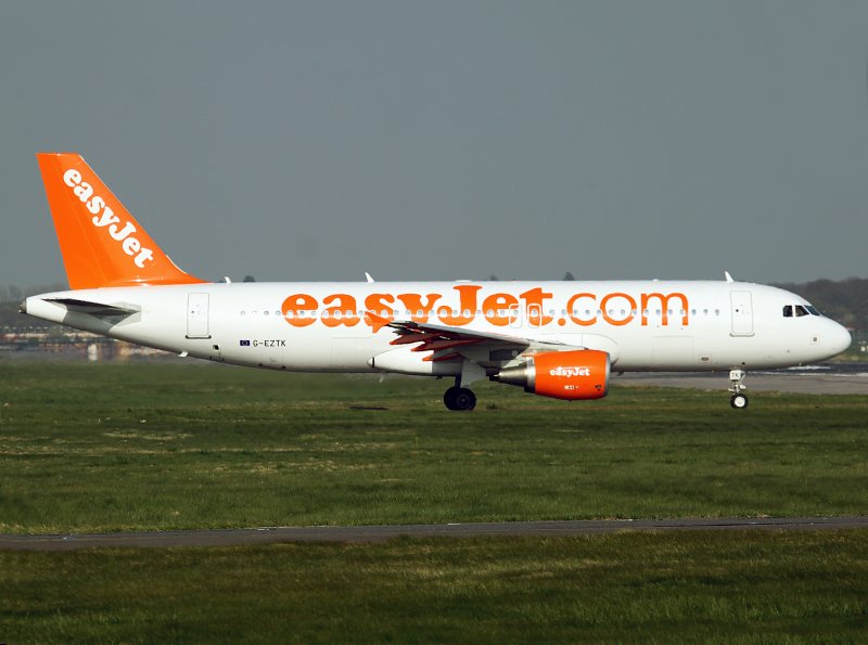 A320  G-EZTK