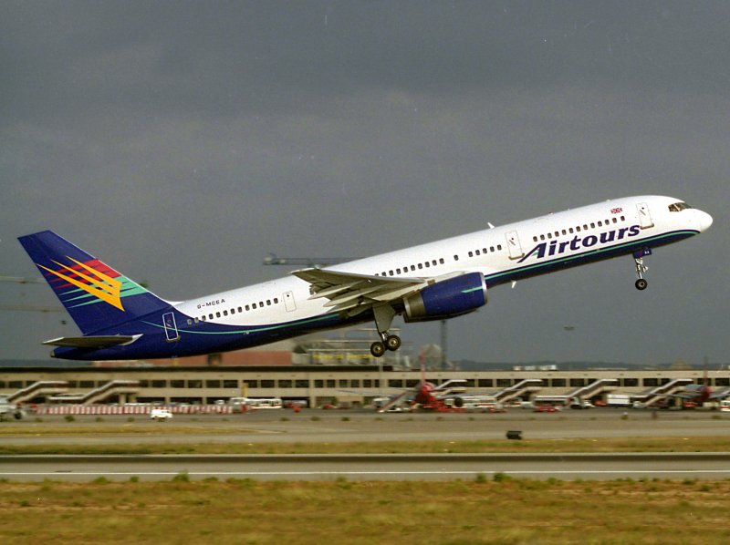 B757-200  G-MCEA