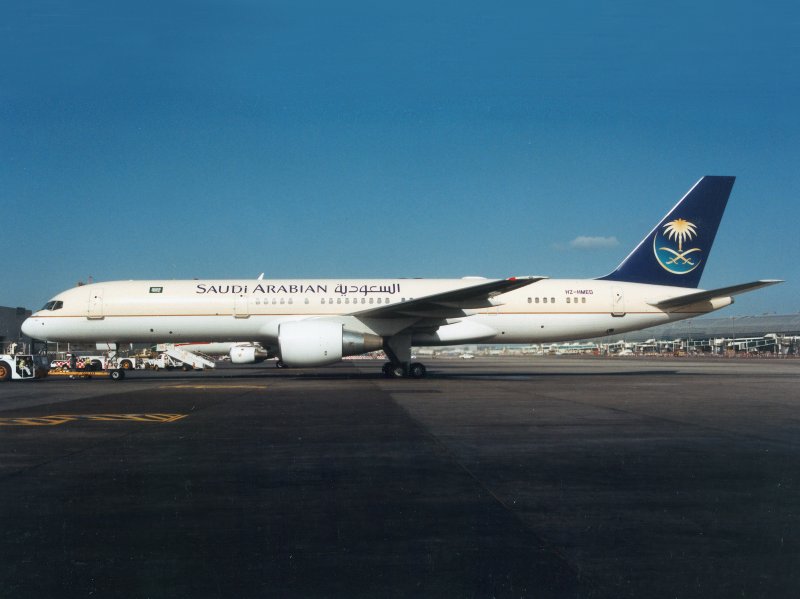 B757-200  HZ-HMED