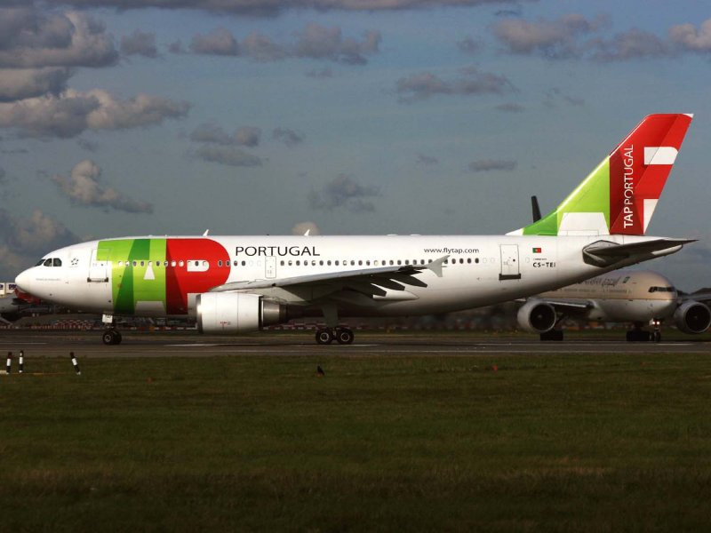 A310-300 CS-TEI
