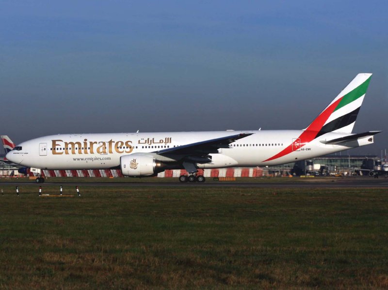 B.777-200 A6-EMK