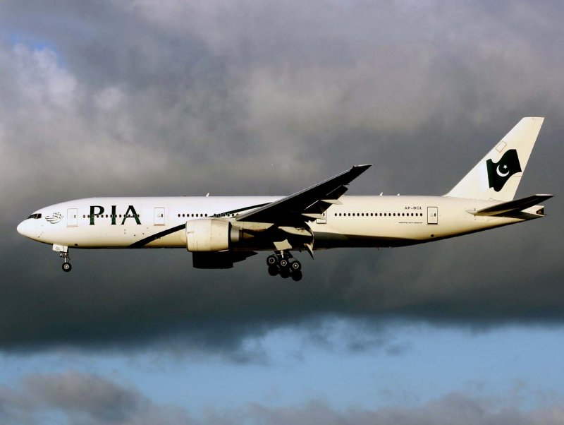 Boeing 777-200 AP-BGL