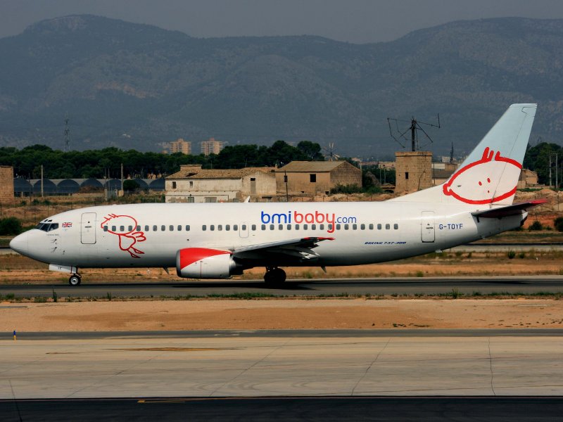B737-300 G-TOYF