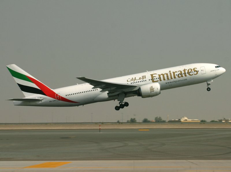 B777-200 A6-EMG