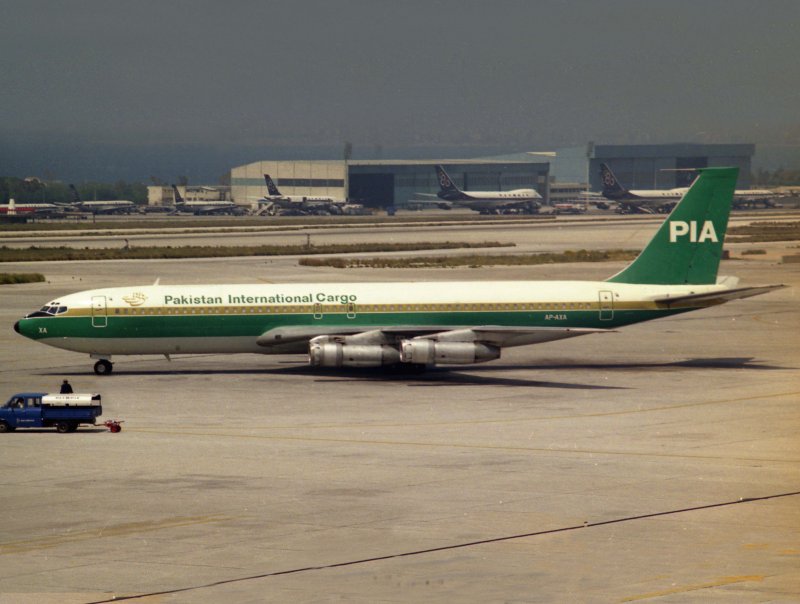 B707-320 AP-AXA