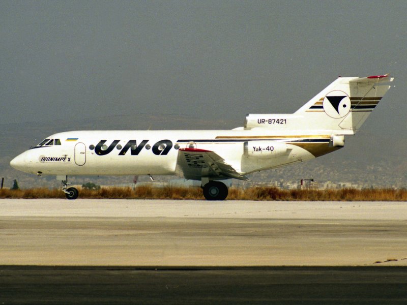 YAK 40 UR-87421