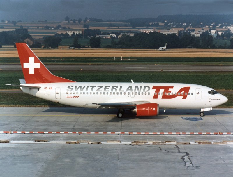 B737-300 HB-IIA 