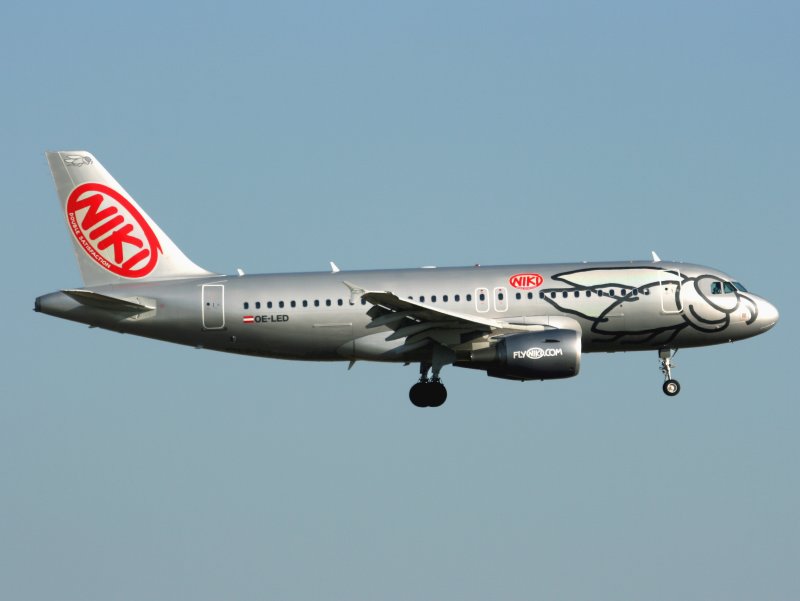A-319 OE-LED