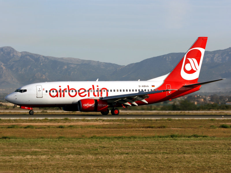 B737-700 D-ABAA