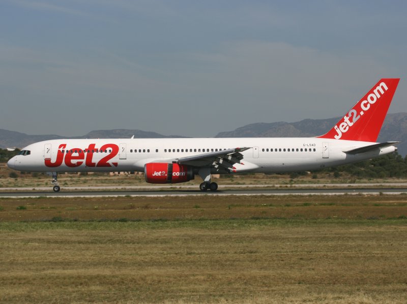 B757-200 G-LSAD