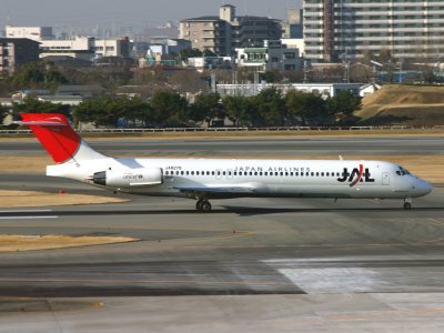 MD-87 JA-8278