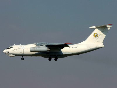 IL-76 UR-CAT