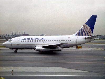 B737-100 N14211