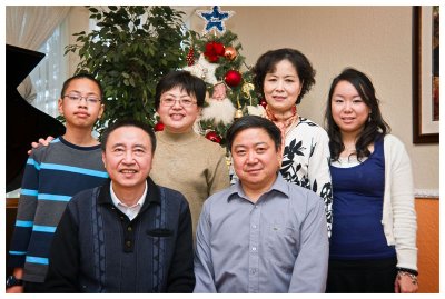 和平，国伟两家合影