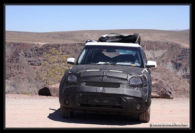 News models of cars in tries in Death Valley (USA) / Voitures protos en essais dans la Valle de la Mort (USA)