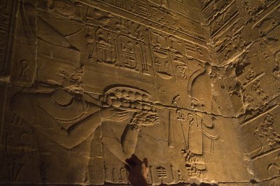 offering at Philae