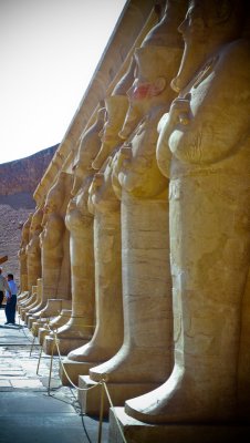 Rameses statues at Hatshepsut