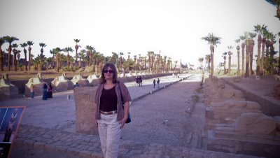  avenue of sphinxes connects to Karnak